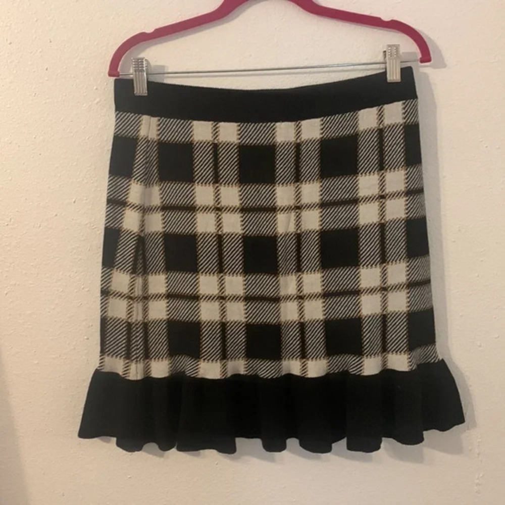 Plaid Sweater Skirt Size‎ Medium